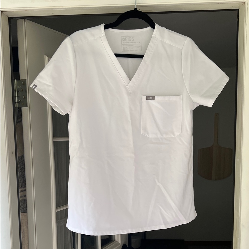FIGS Women's White one pocket scrub top